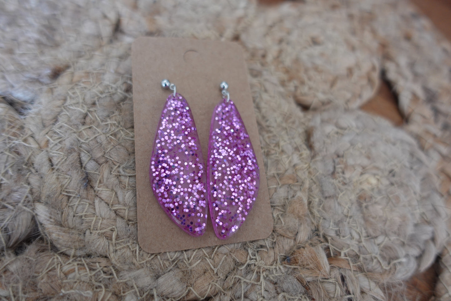 Roze oorbellen met roze glitter (statement oorbellen)