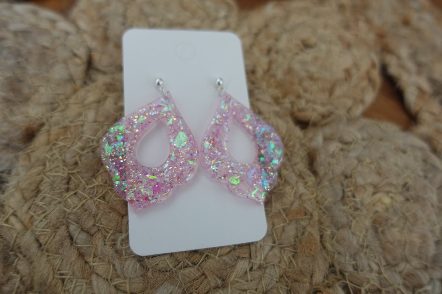 Lichtroze oorbellen met flake glitter (statement oorbellen)