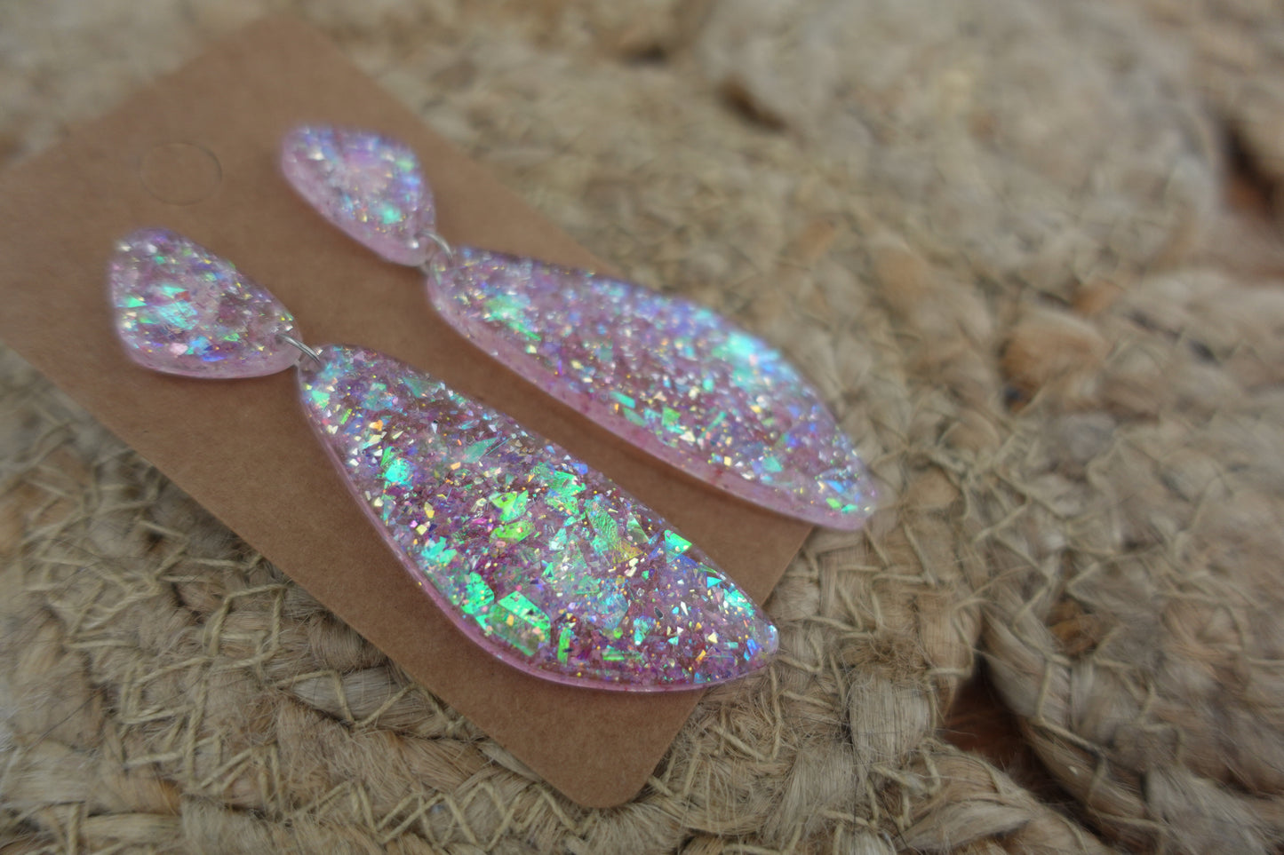 Roze oorbellen met flake glitter (statement oorbellen)