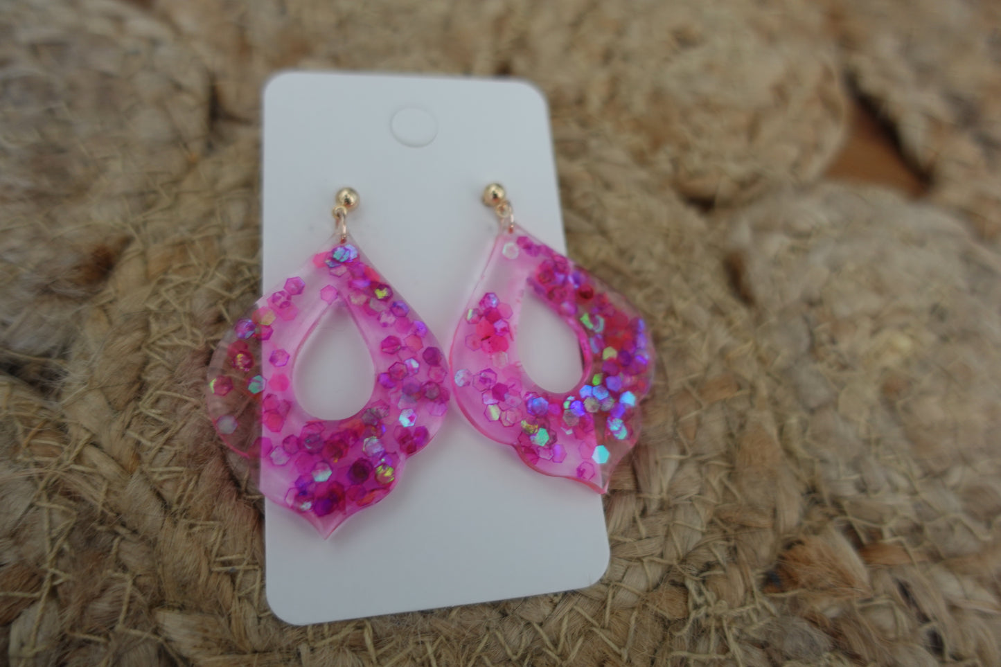 Statement oorbellen roze (met glitter flakes)