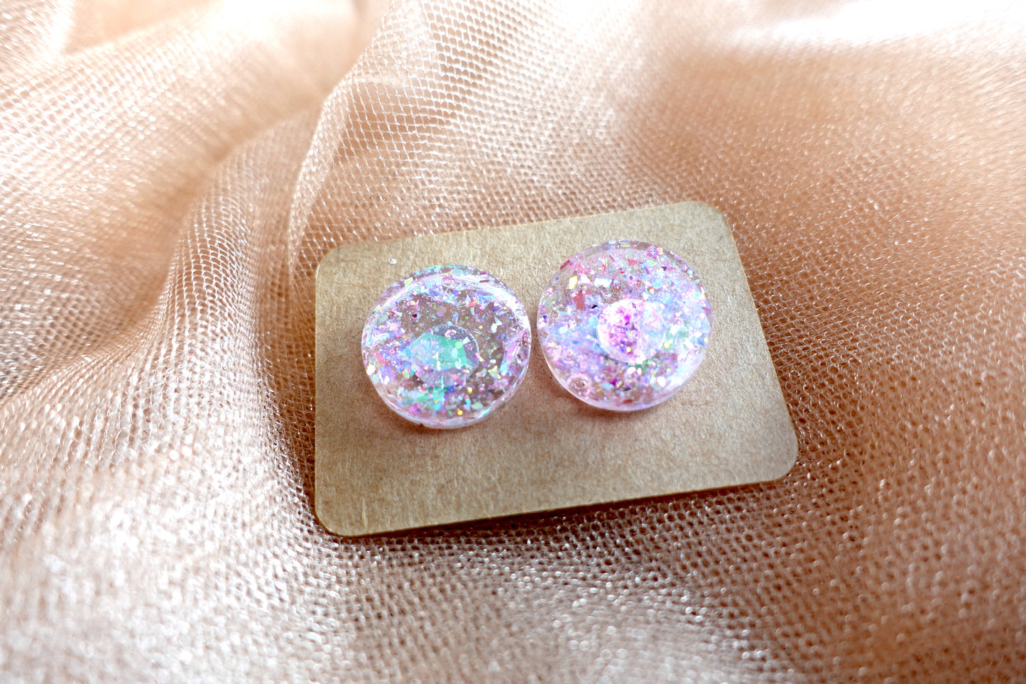 Lichtroze glitter mini oorstekertjes oorbellen SKU 210