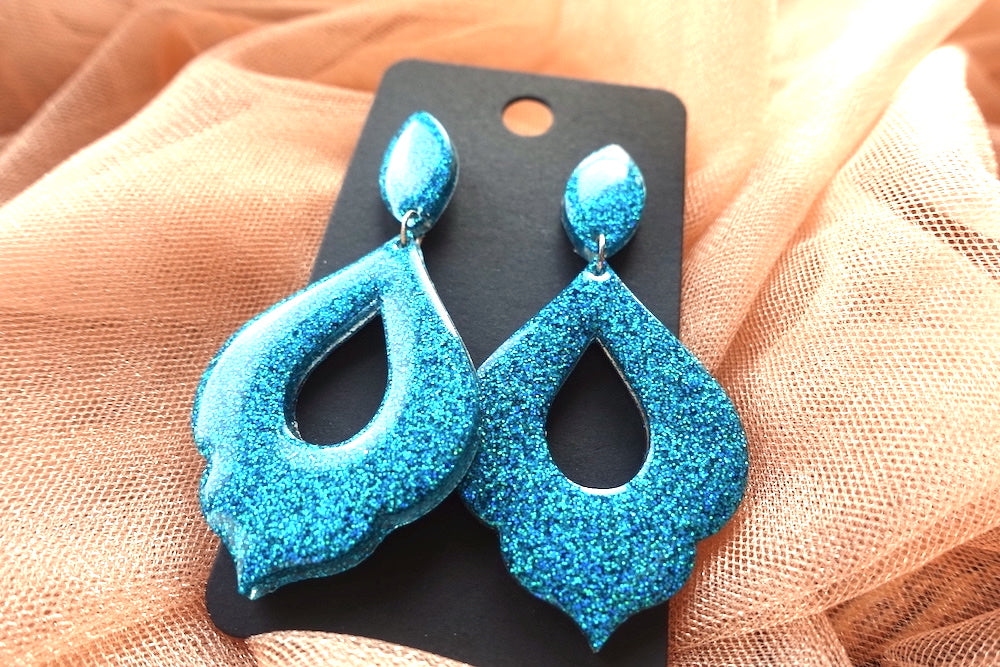 Marokkaanse donut turquoise blauwe holografische glitter oorbellen - statement oorbellen