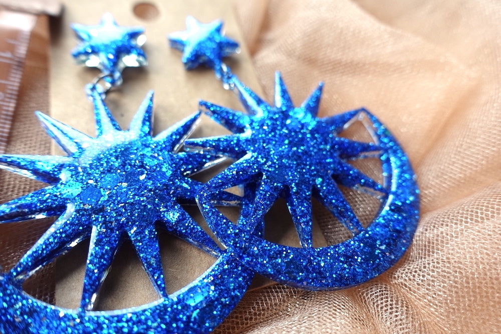 Donkerblauwe oorbellen - zon en maan, statement oorbellen