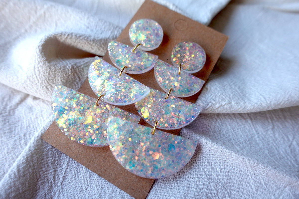 'Opal' oorbellen met glitter - statement oorbellen