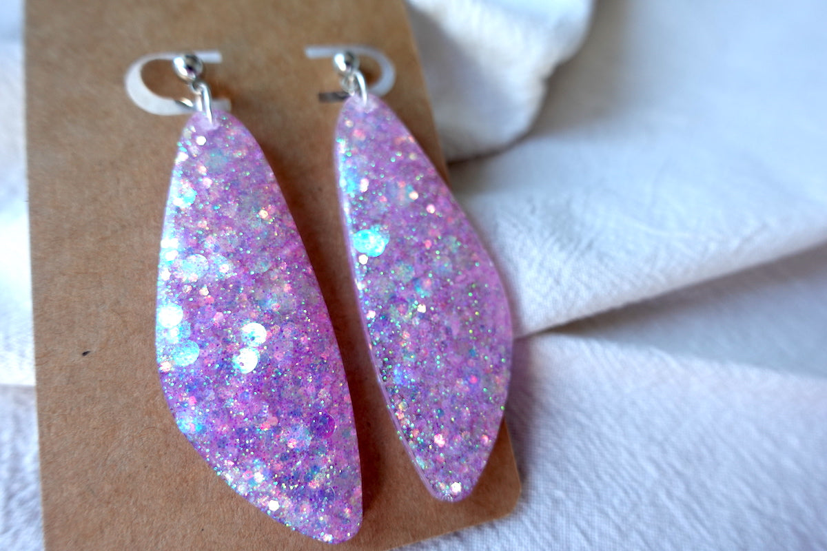 Fairycore lichtroze oorbellen met glitter - statement oorbellen