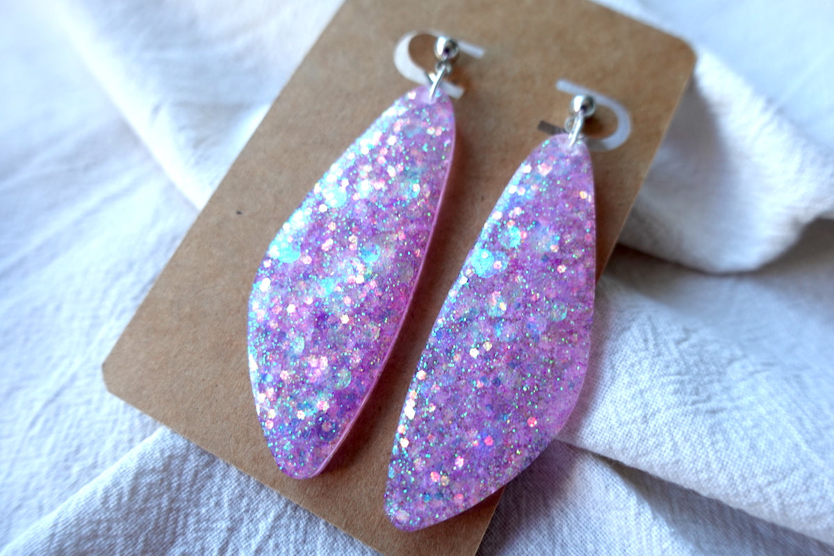 Fairycore lichtroze oorbellen met glitter - statement oorbellen