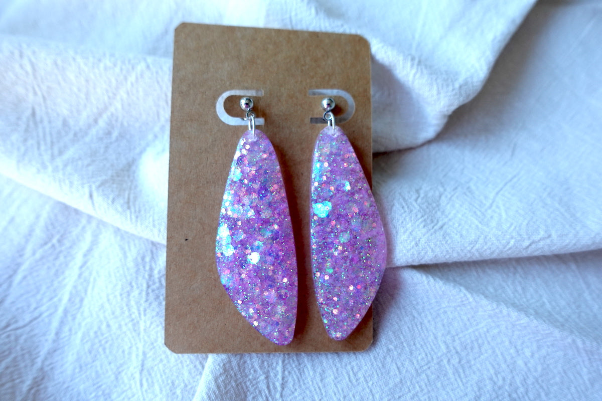 Fairycore lichtroze oorbellen met glitter - statement oorbellen