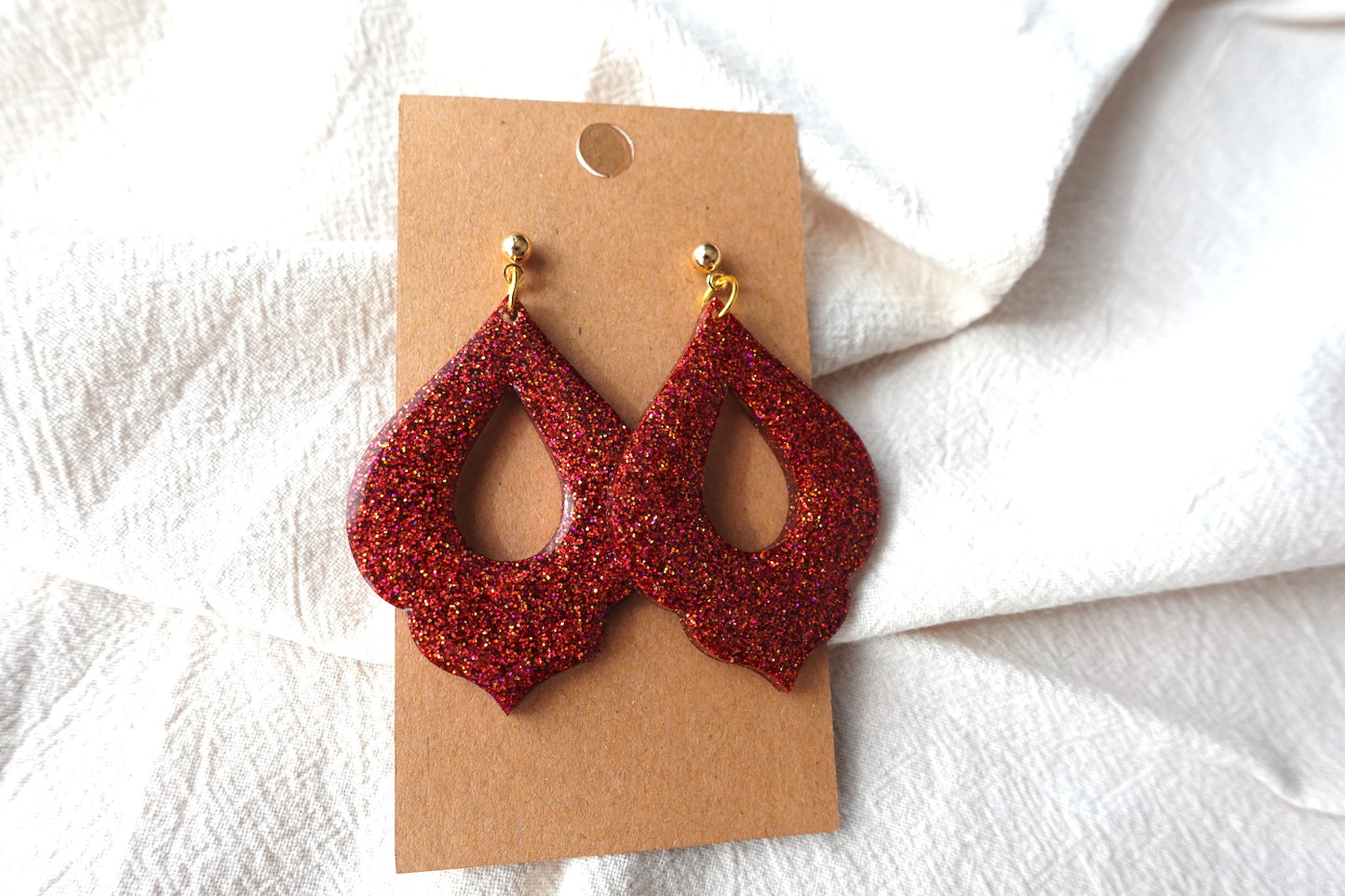 Marokkaanse donut oorbellen rood met holografische glitter - statement oorbellen