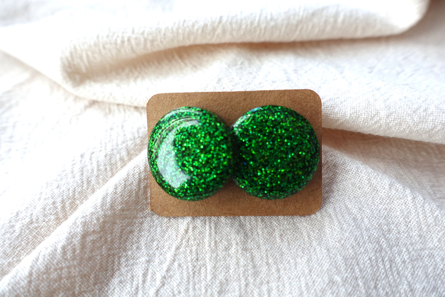 Groene holografische midi oorstekertjes oorbellen