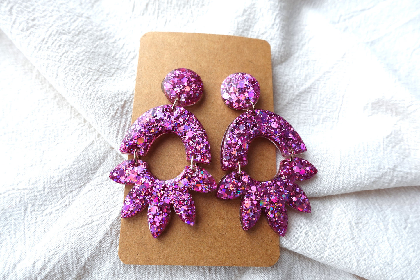 Halve bloem roze holografische glitter oorbellen - statement oorbellen