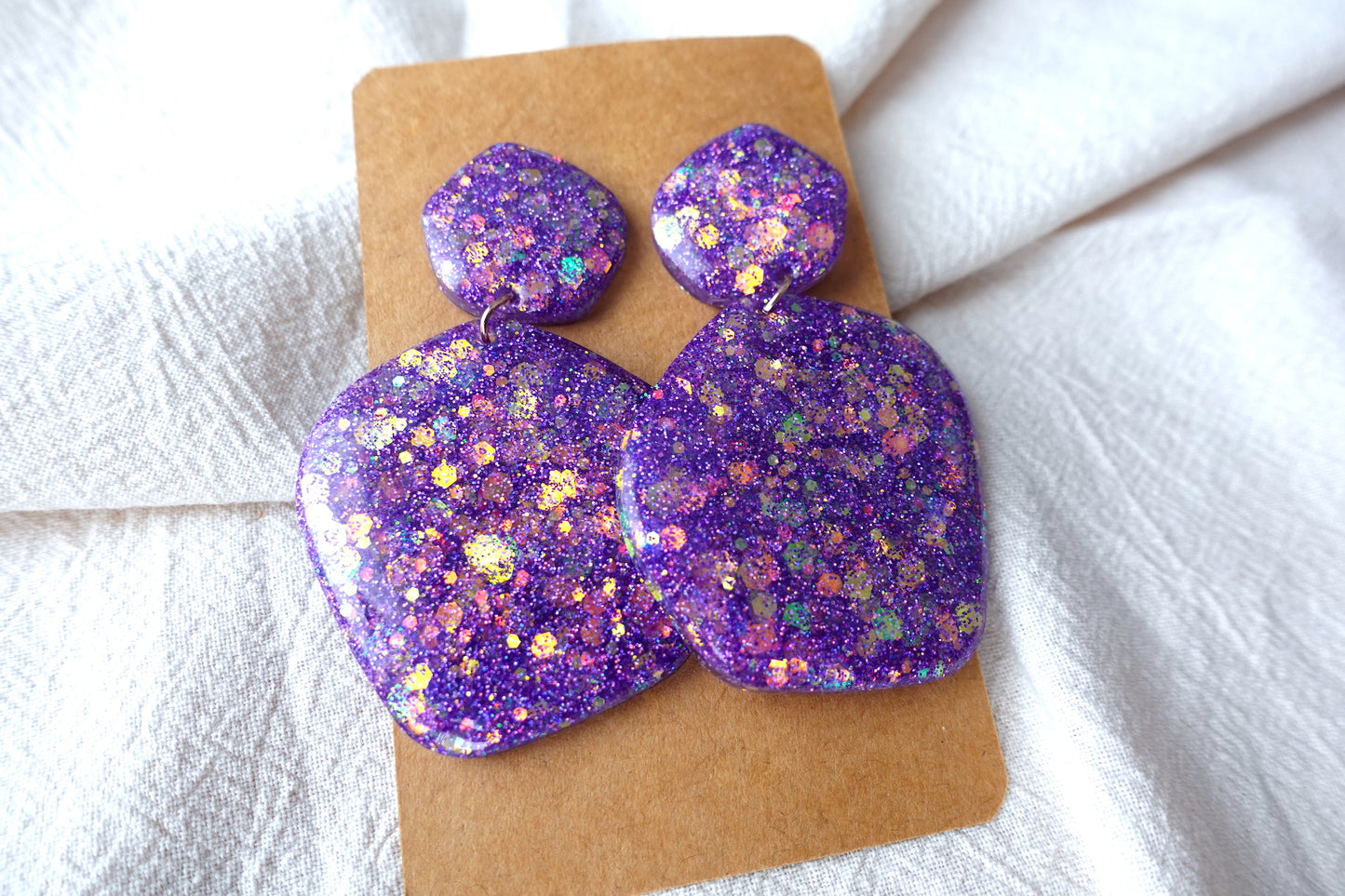 Organische lila holografische oorbellen glitter oorbellen - statement oorbellen