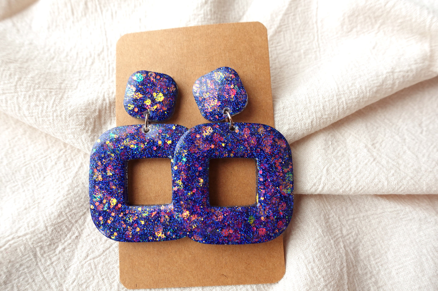 Vierkante donut oorbellen donkerblauwe glitter holografische oorbellen - statement oorbellen