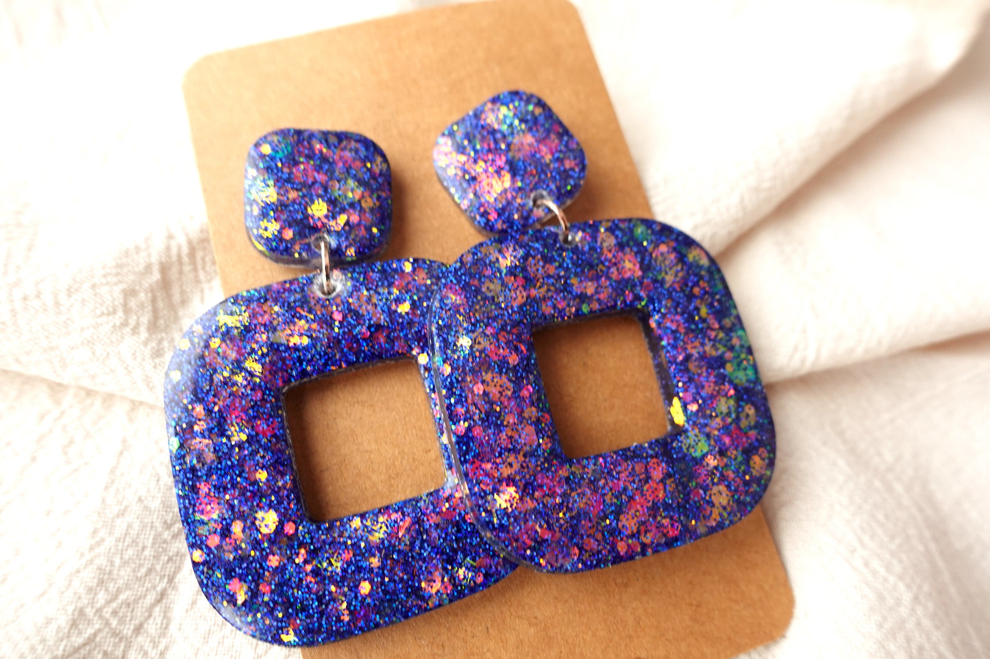 Vierkante donut oorbellen donkerblauwe glitter holografische oorbellen - statement oorbellen