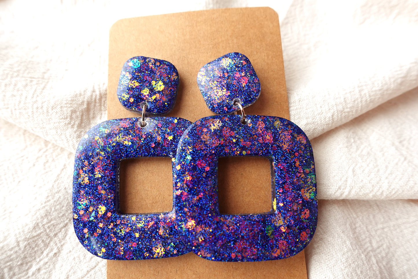 Vierkante donut oorbellen donkerblauwe glitter holografische oorbellen - statement oorbellen