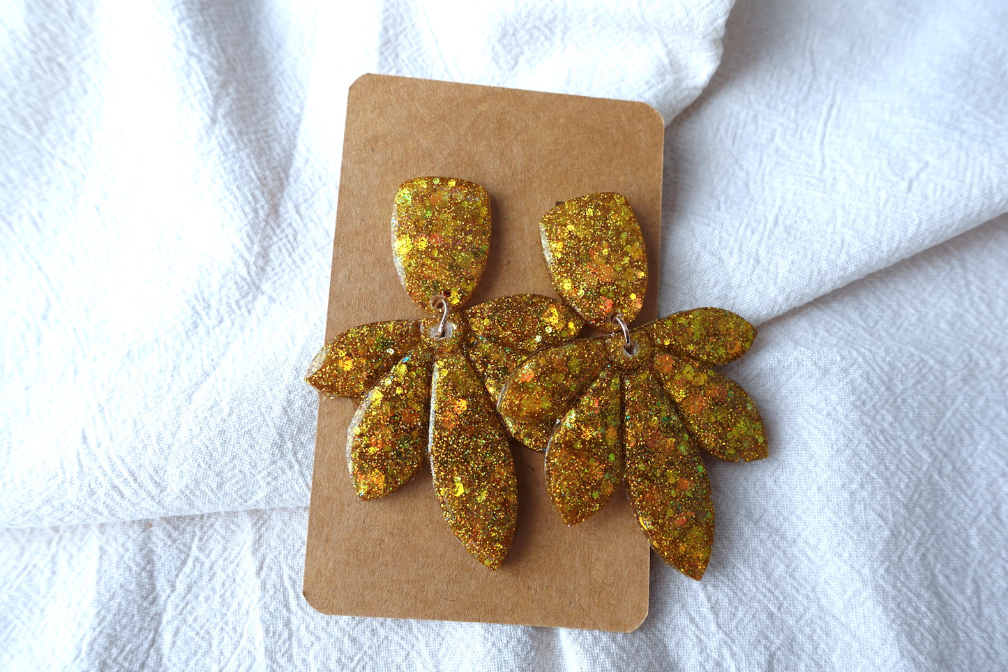 Bloem oorbellen warm goud glitter holografische oorbellen - statement oorbellen