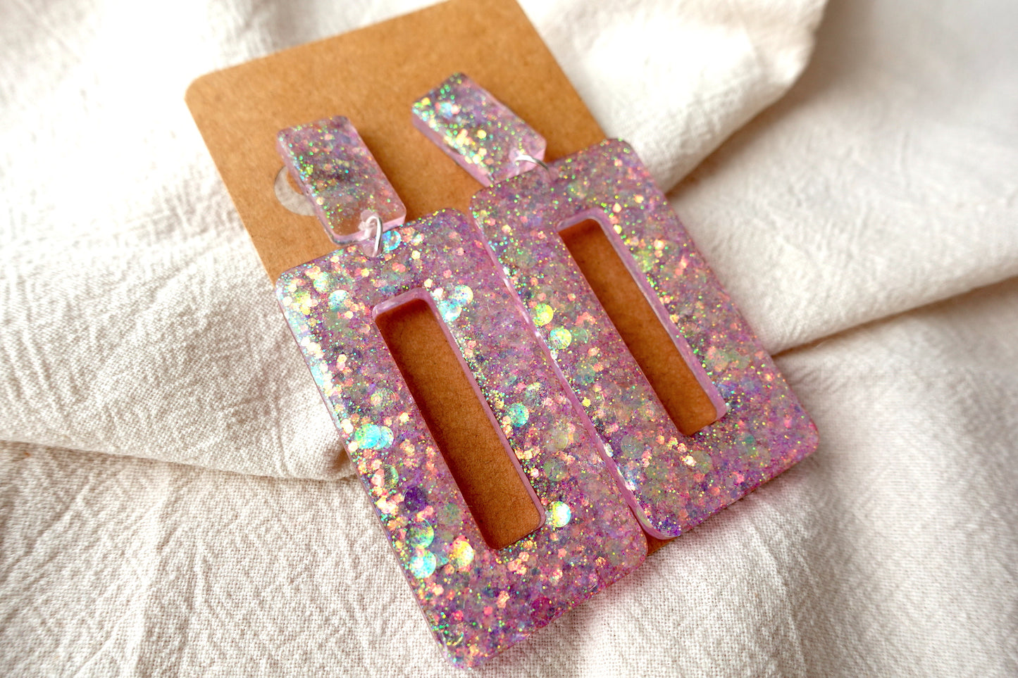 Rechthoekige lichtroze oorbellen glitter oorbellen - statement oorbellen