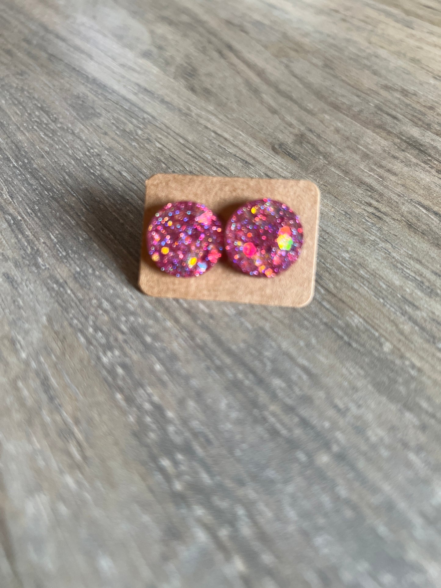 Holografische glitteroorbellen: lichtroze holografische glitter met flakes mini oorstekertjes oorbellen SKU 221