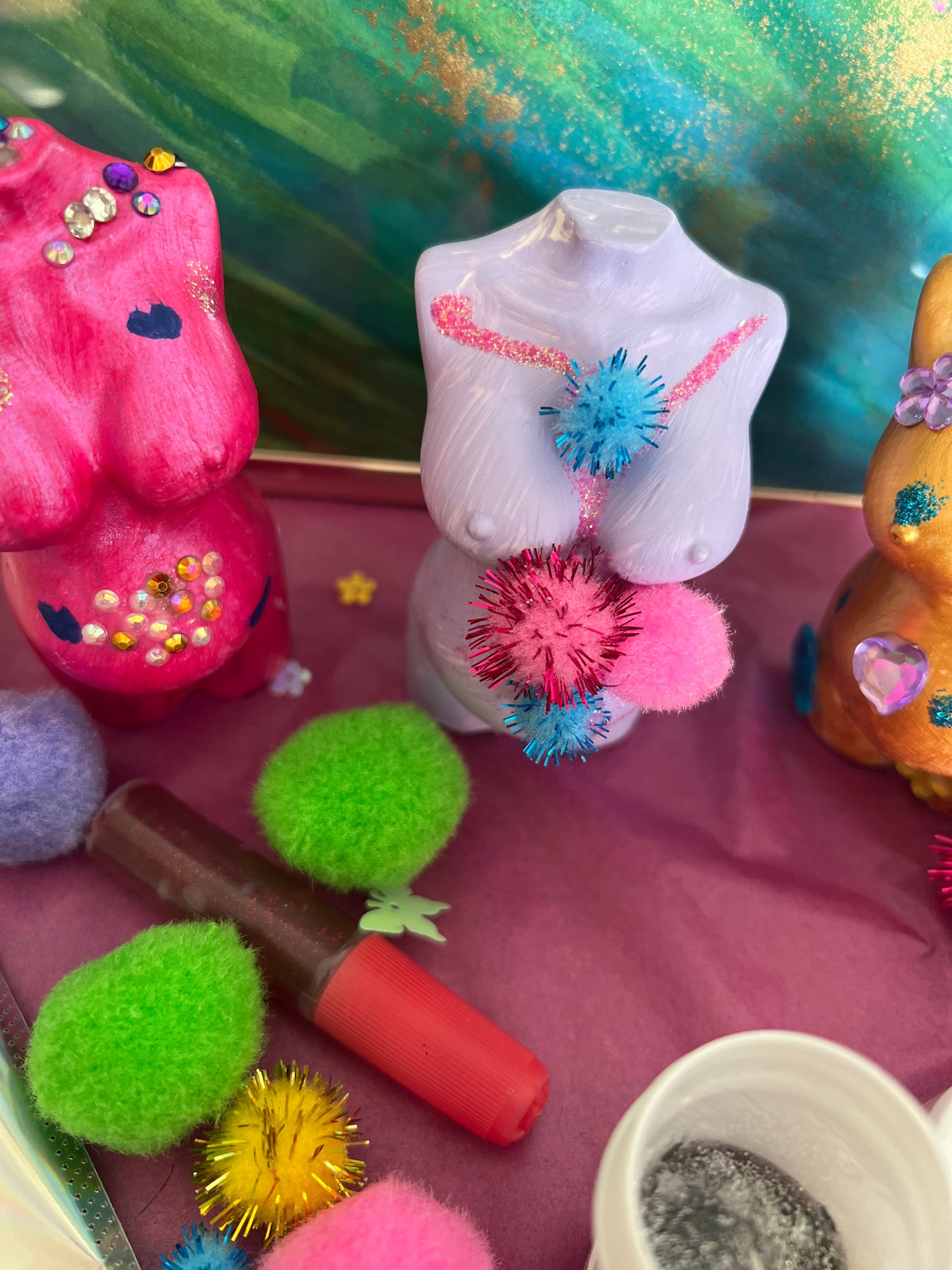 Babyborrel babyshower activiteit: zwangere buiken schilderen en versieren (DIY box)