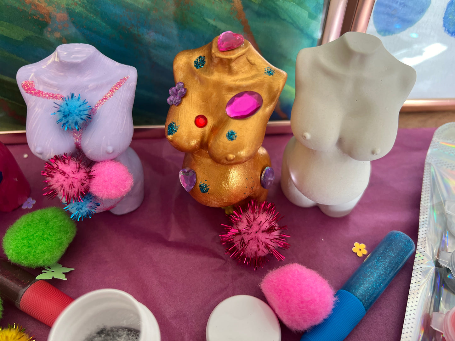 Babyborrel babyshower activiteit: zwangere buiken schilderen en versieren (DIY box)