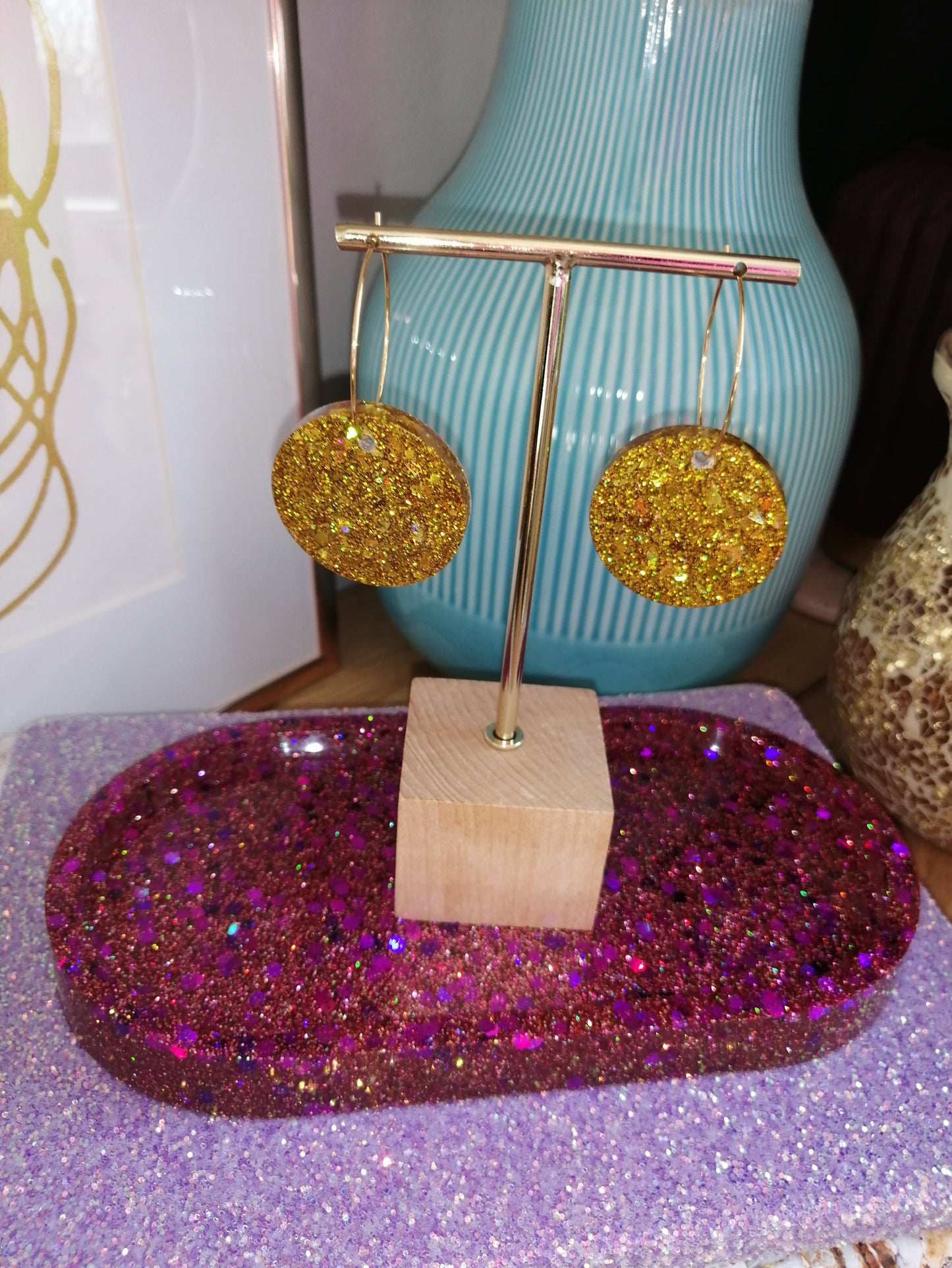 Goudkleurige holografische oorbellen - goudkleurige hoops