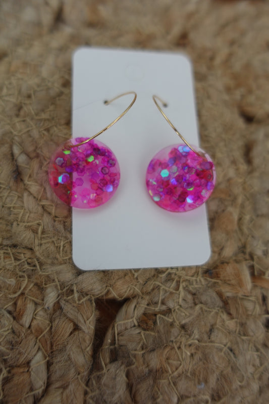 Roze oorbellen met glitter  - hoops (statement oorbellen)