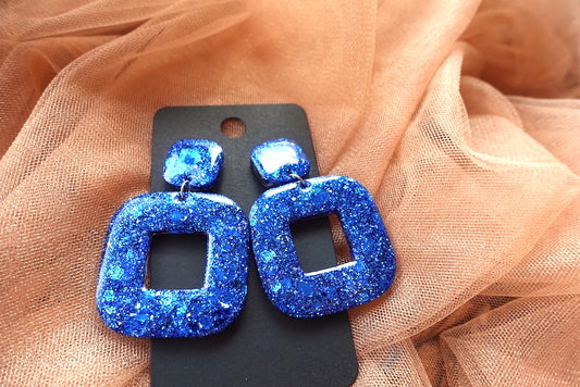 Vierkante donut koud blauwe glitter oorbellen - statement oorbellen