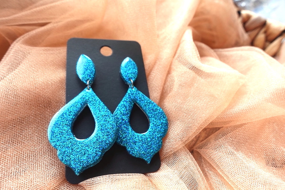 Marokkaanse donut turquoise blauwe holografische glitter oorbellen - statement oorbellen