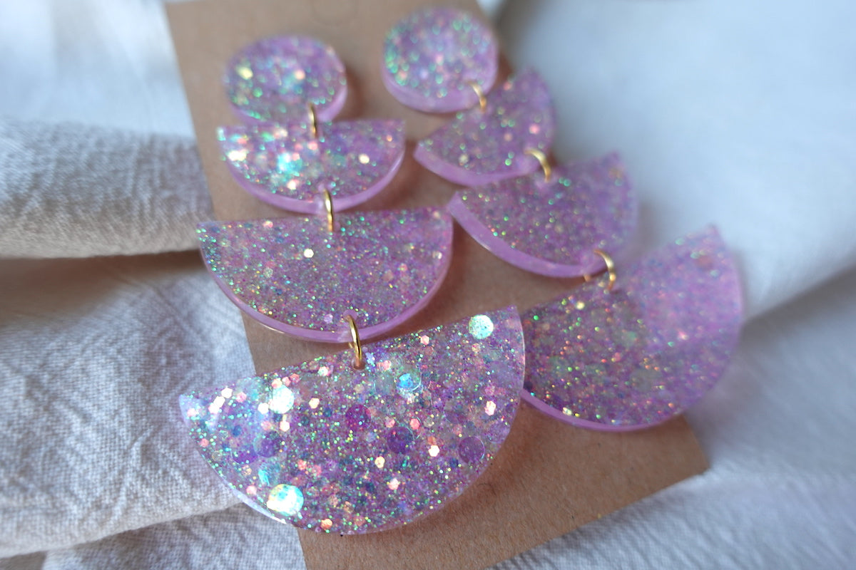 Fairycore roze oorbellen met glitter - statement oorbellen (lichtroze oorbellen)