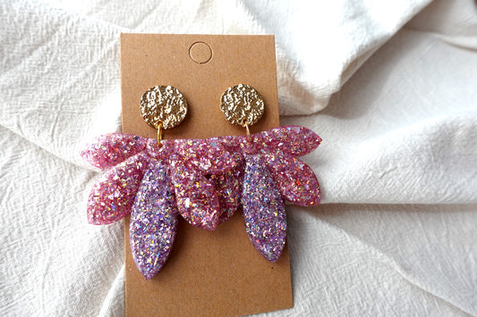 Bloem oorbellen met holografische glitter - statement oorbellen