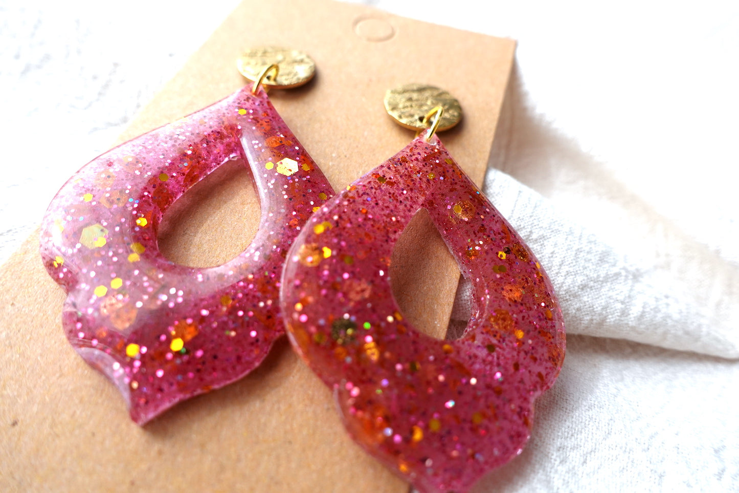 Marokkaanse donut oorbellen maroon met glitter - statement oorbellen