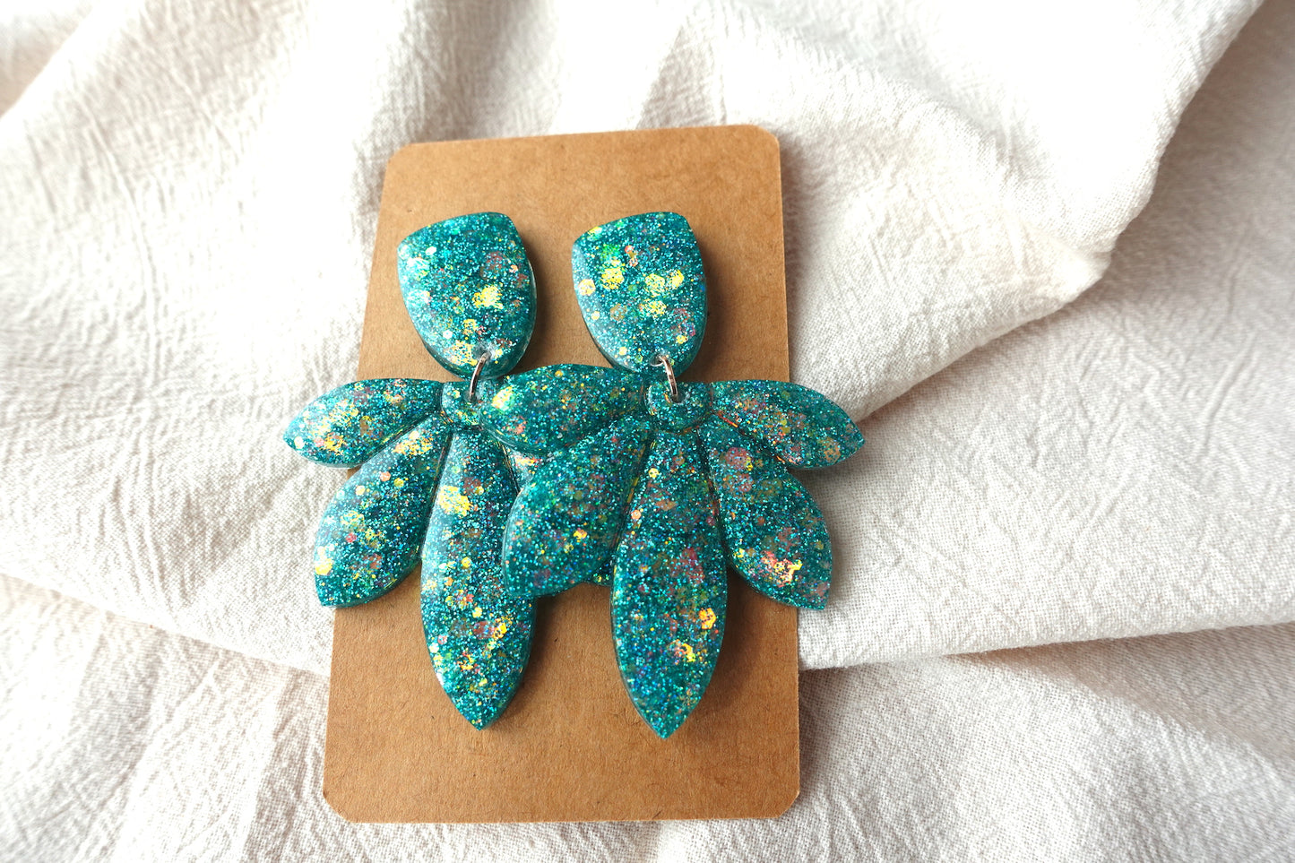 Bloem oorbellen turquoise glitter holografische oorbellen - statement oorbellen