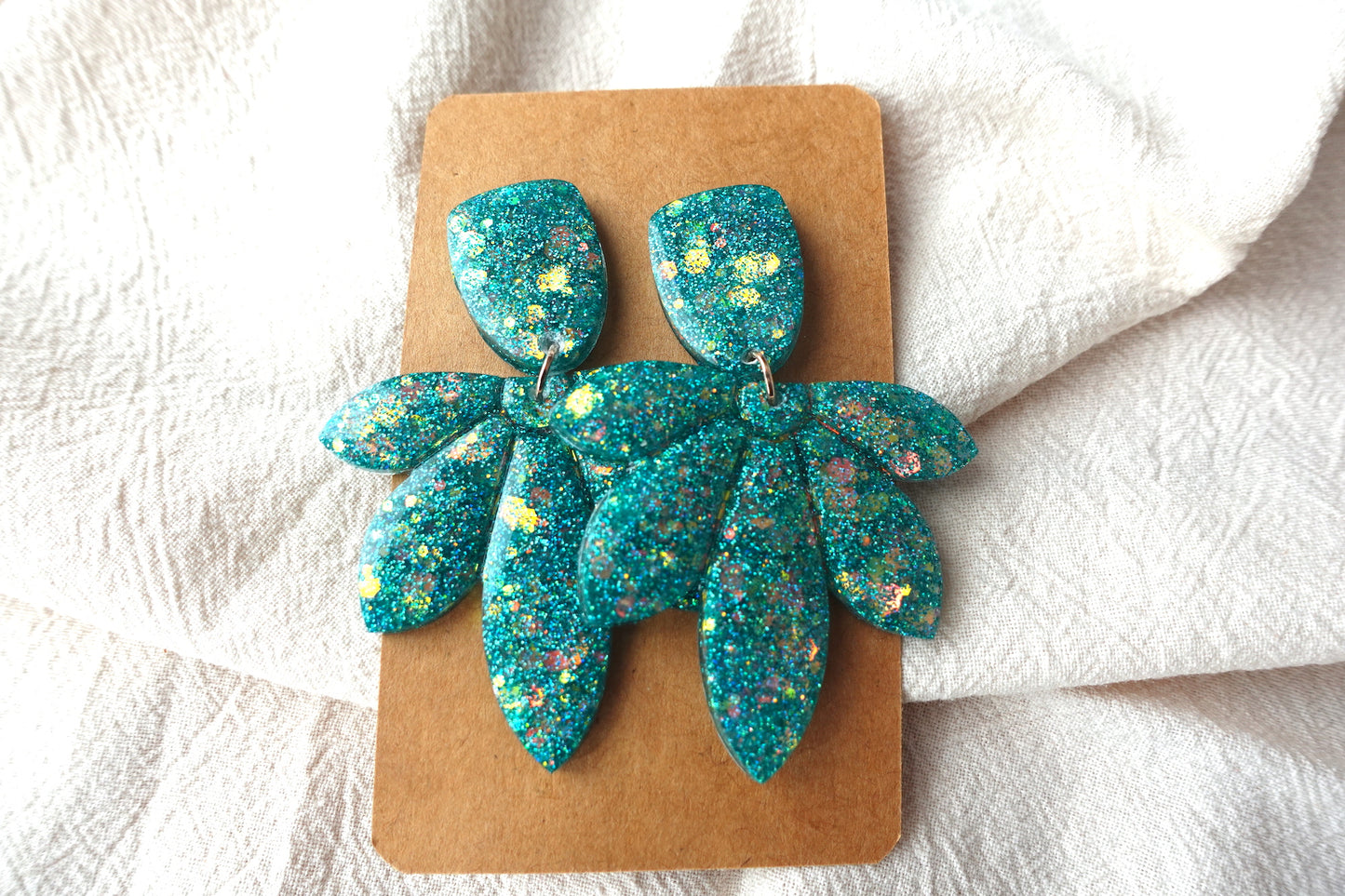 Bloem oorbellen turquoise glitter holografische oorbellen - statement oorbellen