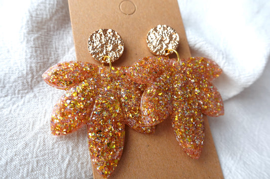 Bloem oorbellen warm goud glitter holografische oorbellen met knopje- statement oorbellen