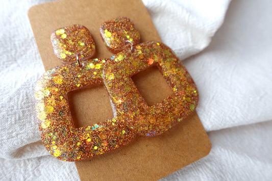 Vierkante donut oorbellen gouden glitter holografische oorbellen  - statement oorbellen