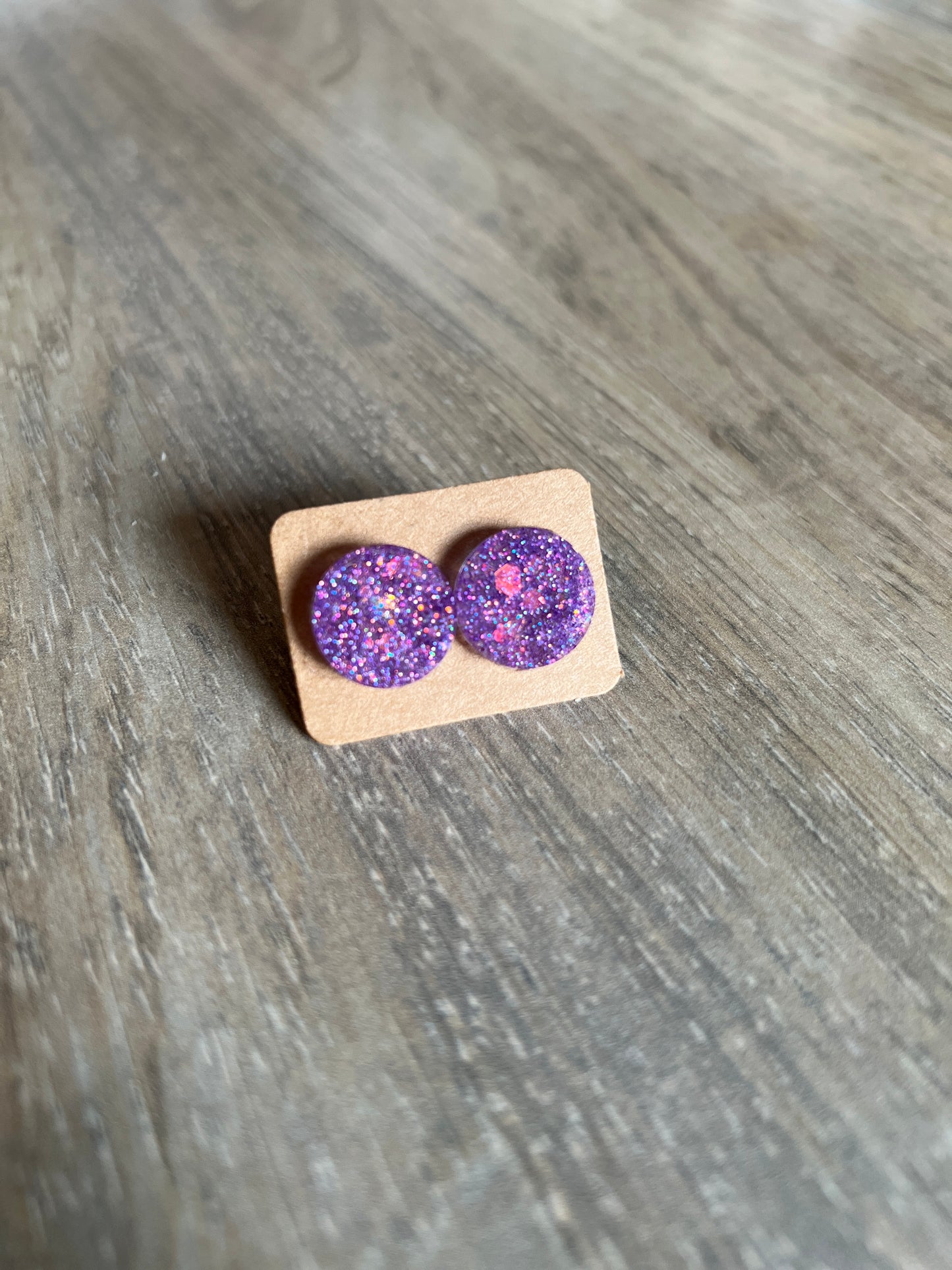 Lichtpaarse lila holografische glitter met flakes mini oorstekertjes oorbellen SKU 222